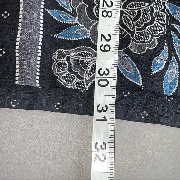 Tommy Bahama 100% Silk Shirt Button Down Short Sleeve Blue & White Sz Large - Picture 9 of 9